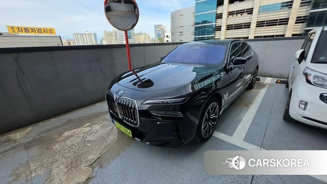 BMW 7 Series (G70) 2025 Черный из Кореи