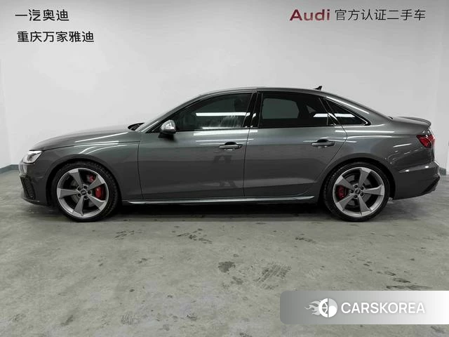 Audi S4 2024 Темно-серый из Китая