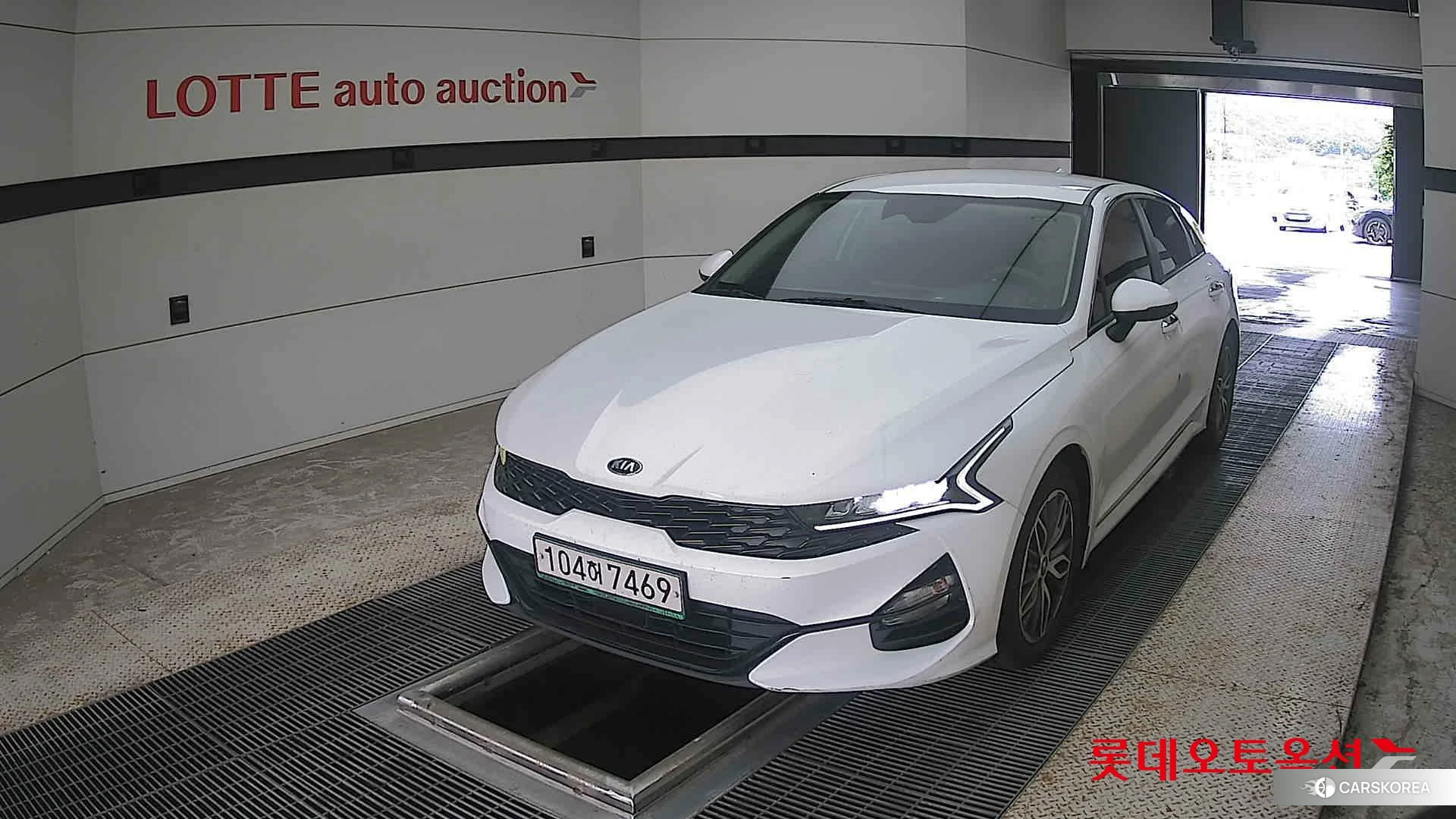 Kia K5 2020 Snow White Pearl (optional) из Кореи