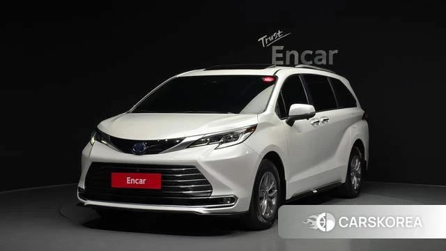 Toyota Sienna 4th Generation 2024 Белый из Кореи
