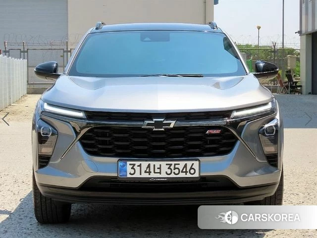 Chevrolet (GM Daewoo) Trax Crossover 2023 Серебристо-серый из Кореи