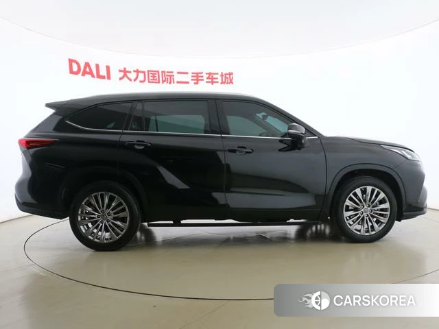 Toyota Highlander 2024 Черный из Китая