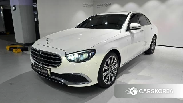 Mercedes-Benz E-Class W213 2023 Белый из Кореи