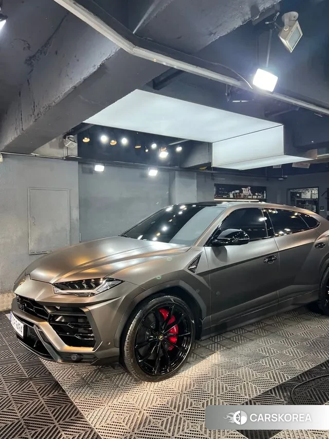 Lamborghini Urus 2021 Черный из Кореи