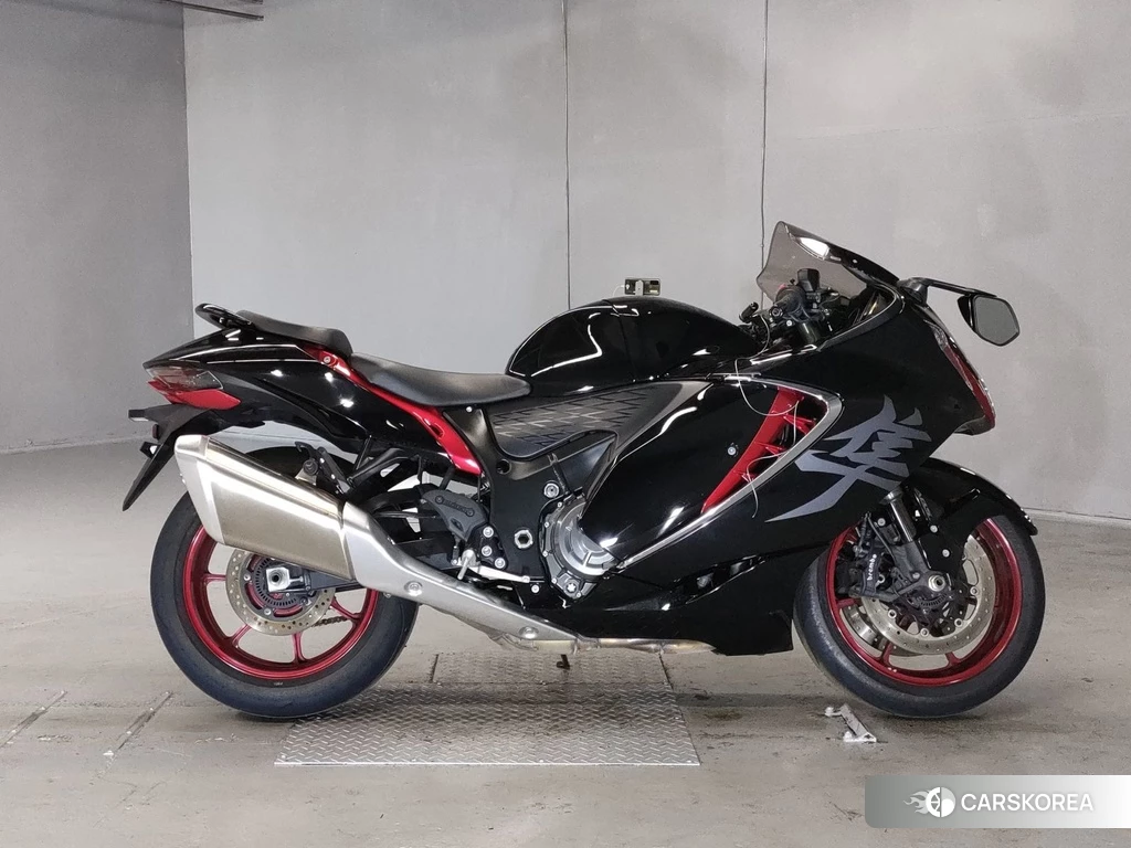 Проданный Suzuki GSX1300R HAYABUSA 2022 из Японии, фото 2