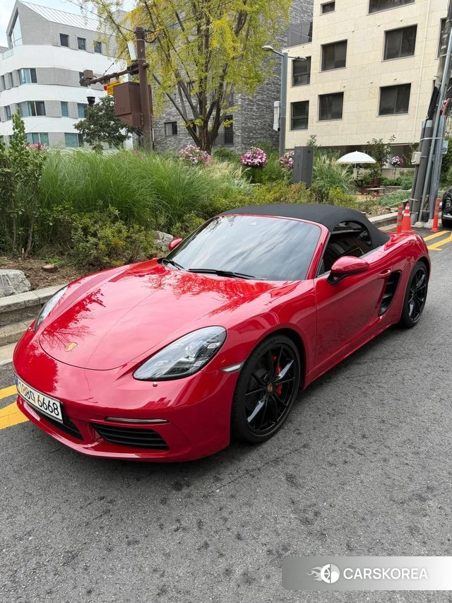 Porsche 718 Boxster 2022 Красный из Кореи