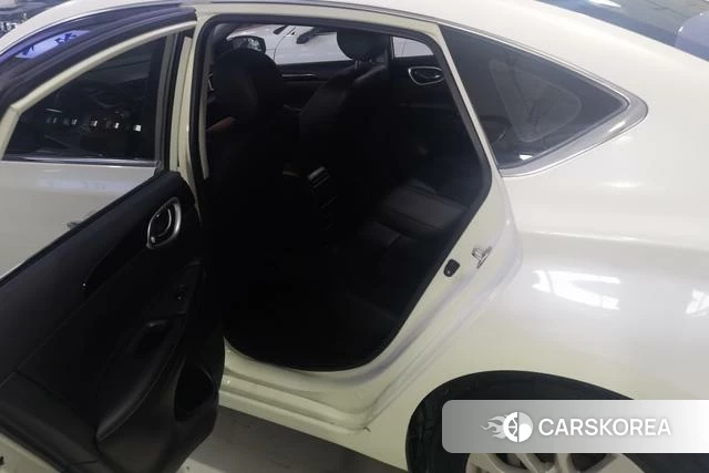 Nissan Xuan Yi 2021 Белый из Китая