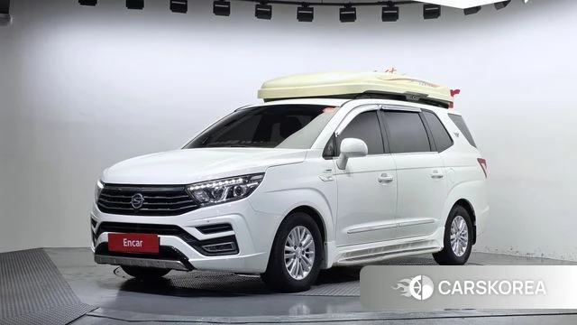 Ssangyong Korando Turismo 2018 Белый из Кореи