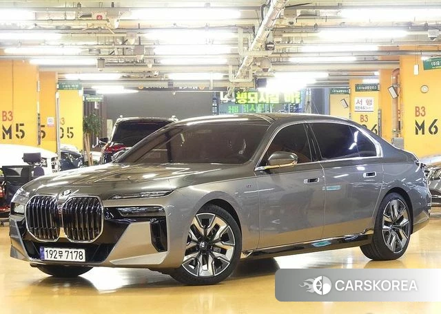 BMW 7 Series (G70) 2024 Серый из Кореи