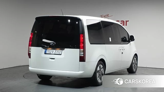 Hyundai Staria 2024 Белый из Кореи