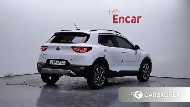 Kia Stonic 2018 Белый из Кореи