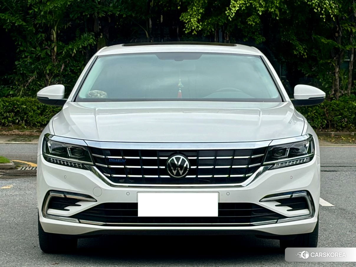Volkswagen Passat PHEV 2019 Белый из Китая