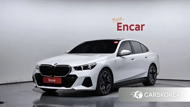 BMW 5 Series (G60) 2025 Белый из Кореи