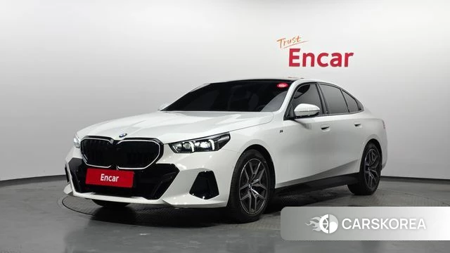 BMW 5 Series (G60) 2025 Белый из Кореи