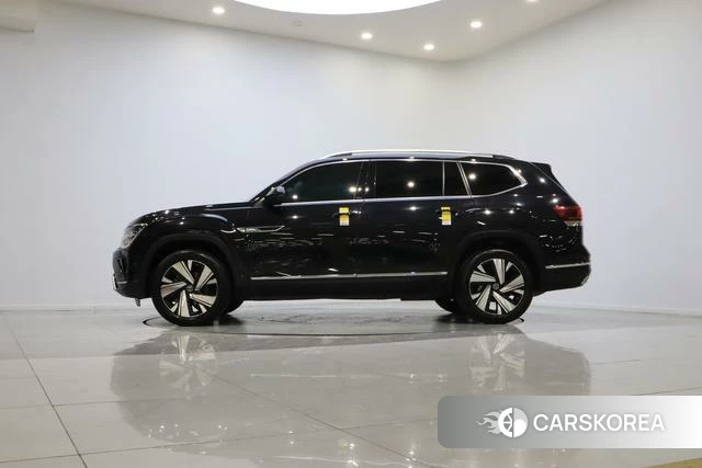 Volkswagen Tourang 2024 Черный из Китая