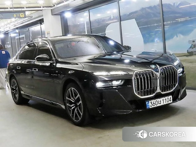 BMW 7 Series (G70) 2023 Черный из Кореи