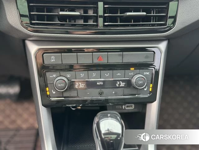 Volkswagen Tu Kai 2022 Белый из Китая
