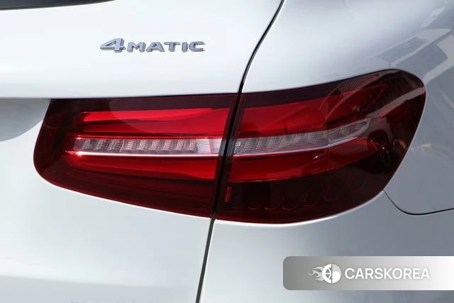 Mercedes-Benz GLC 2018 Белый из Китая
