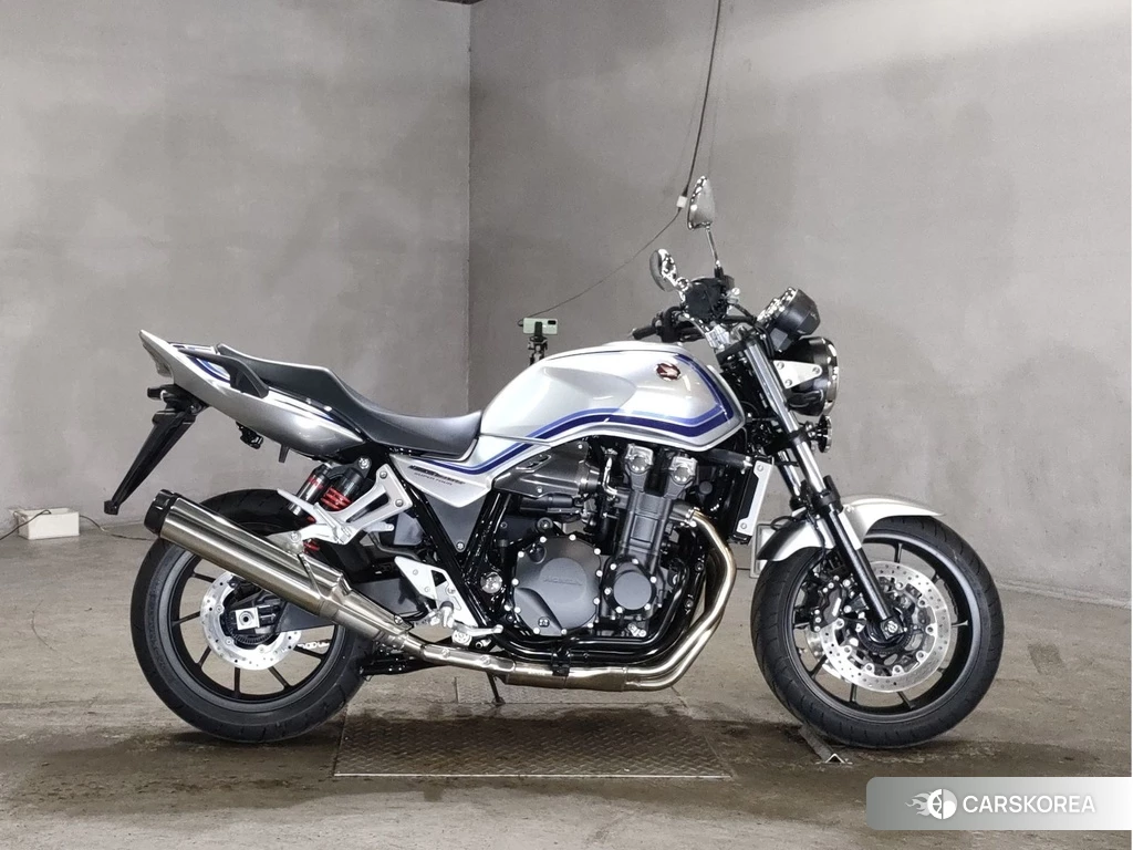Проданный Honda CB1300SF 2024 из Японии