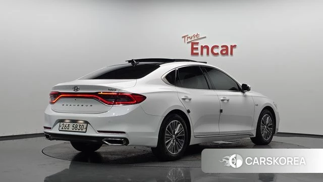 Hyundai Grandeur IG Hybrid 2019 Белый из Кореи