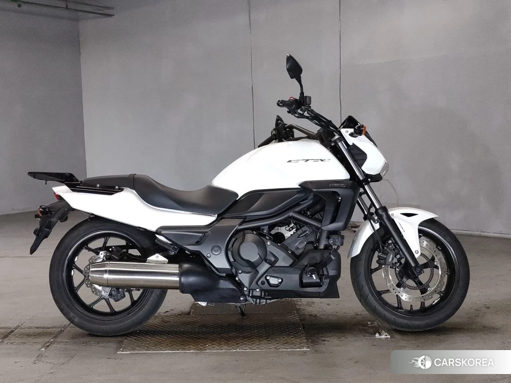 Проданный Honda CTX700N DCT 2013 из Японии, фото 2