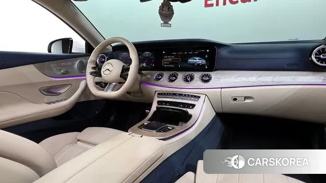 Mercedes-Benz E-Class W213 2021 Белый из Кореи