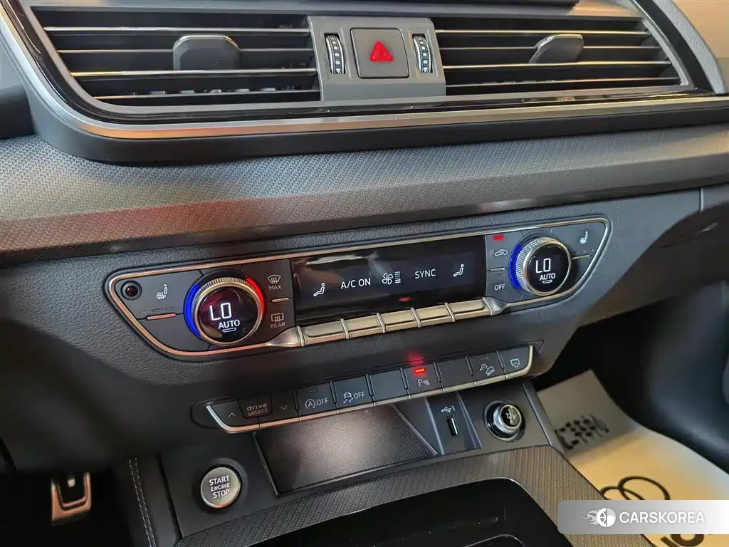Audi Q5L 2025 Черный из Китая