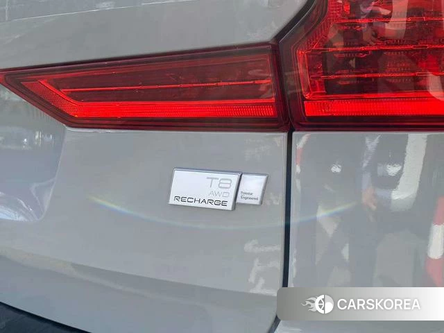 Volvo XC60 PHEV 2020 Белый из Китая