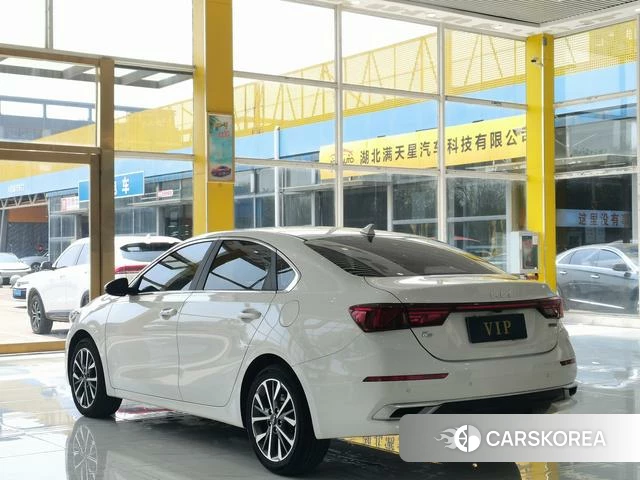 Kia K3 2022 Белый из Китая