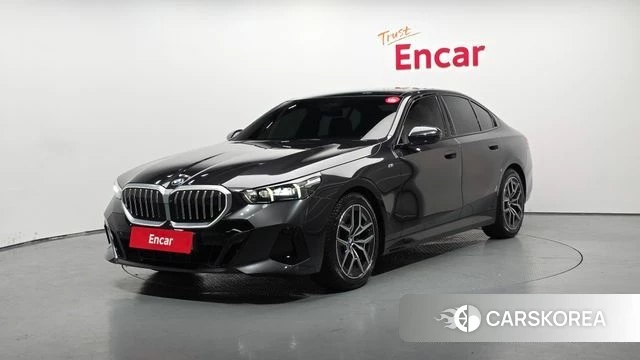 BMW 5 Series (G60) 2023 Серый из Кореи