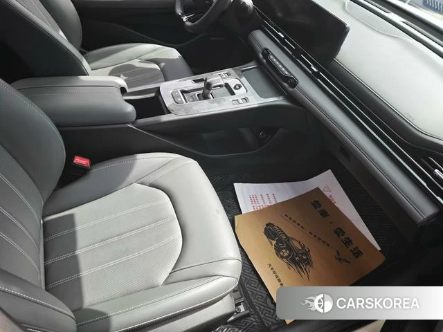 GAC Trumpchi Shadow Leopard 2024 Белый из Китая