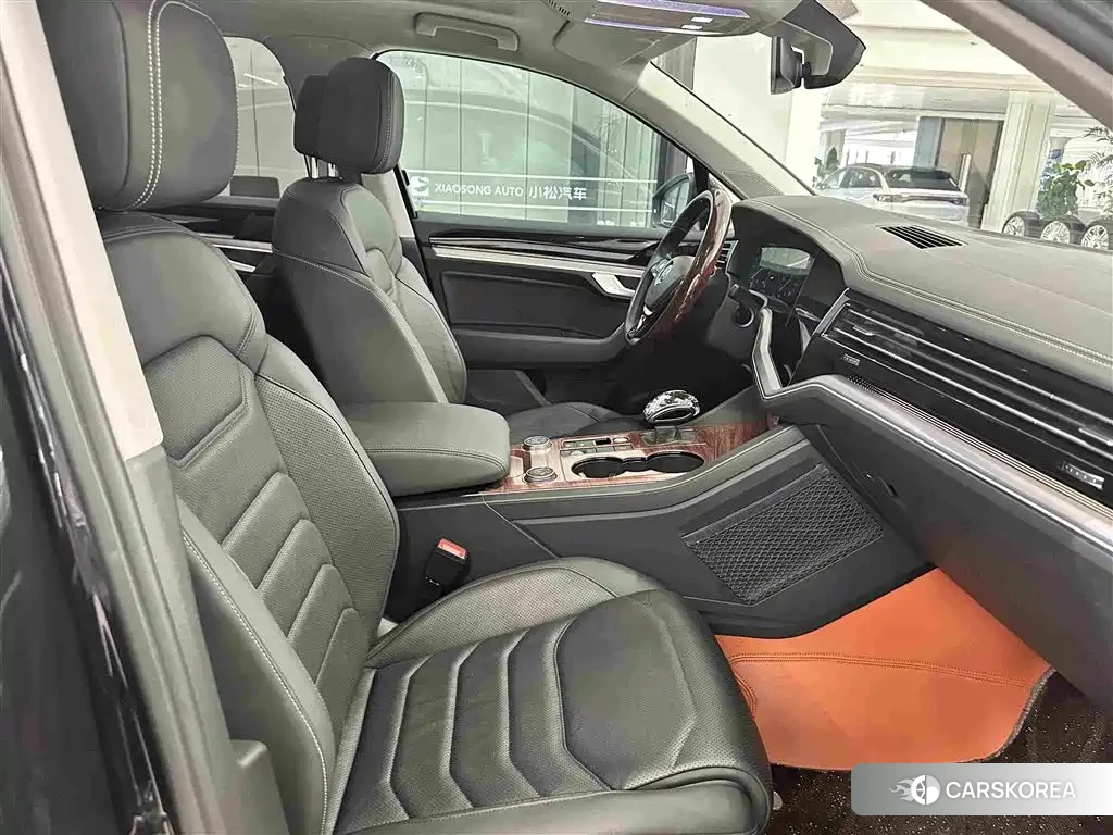 Volkswagen Touareg 2019 Черный из Китая