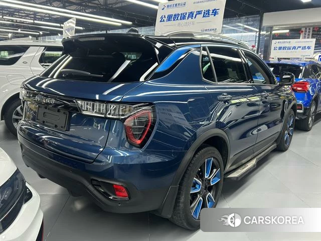 Lynk 01 2018 Синий из Китая