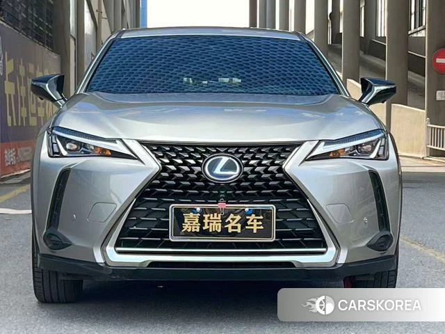 Lexus UX 2021 Серебристо-серый из Китая