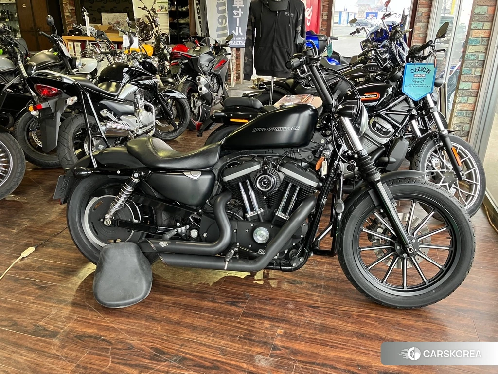 Проданный Harley-Davidson Sportster XL883N 2011 из Японии