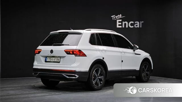 Volkswagen Tiguan second Generation 2021 Белый из Кореи