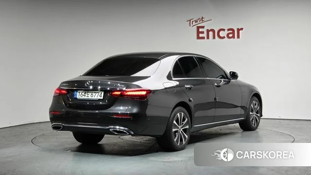 Mercedes-Benz E-Class W213 2021 Серый из Кореи