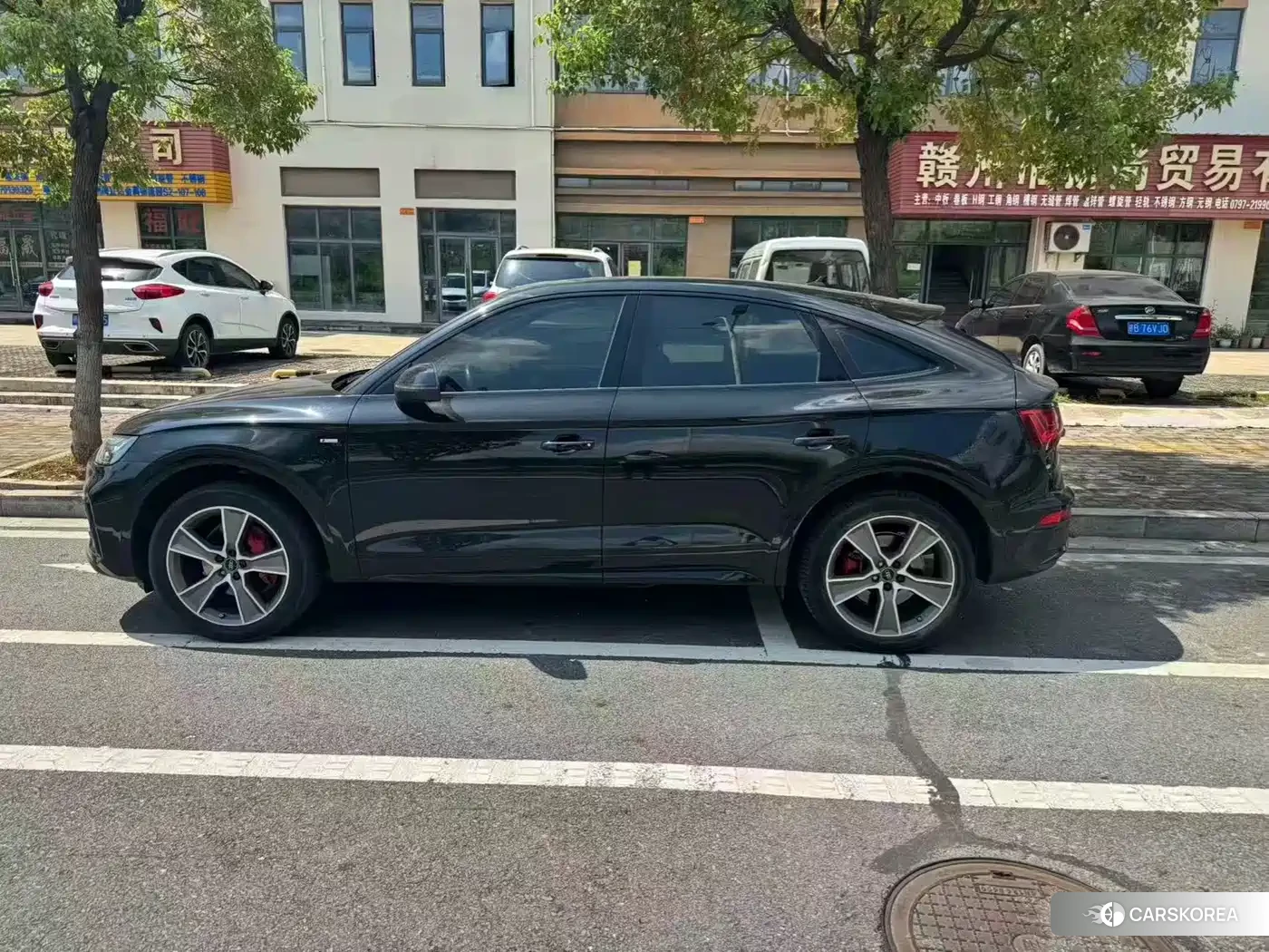 Audi Q5L 2023 Черный из Китая