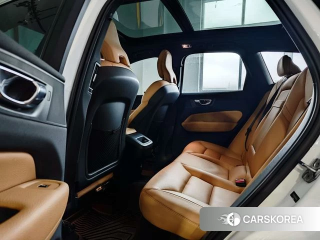 Volvo XC60 2019 Белый из Китая