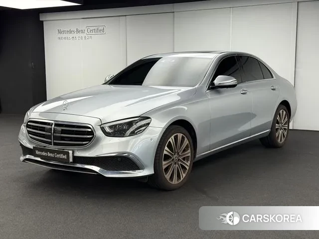Mercedes-Benz E-Class W213 2023 Серебряный из Кореи