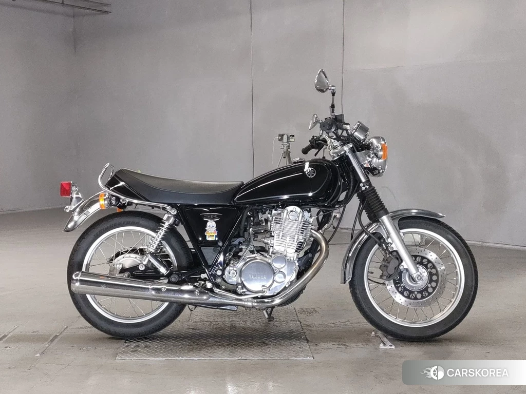 Проданный Yamaha SR 400 2018 из Японии