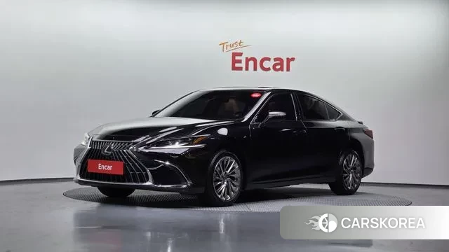 Lexus ES300h 7th generation 2024 Черный из Кореи