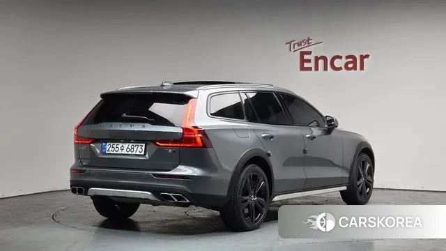 Volvo V60 Cross-Country 2nd Generation 2020 Серый из Кореи