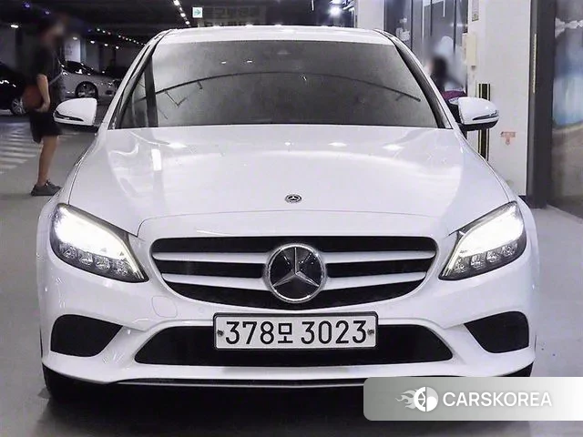 Mercedes-Benz C-Class W205 2019 Белый из Кореи