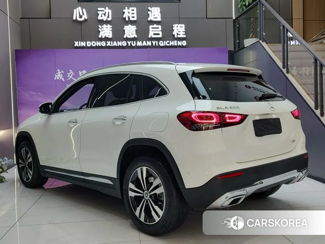 Mercedes-Benz GLA 2021 Белый из Китая