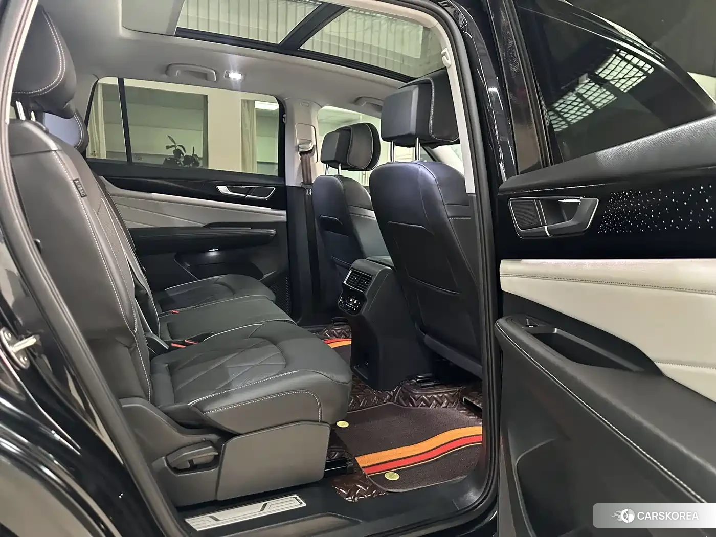 Volkswagen Touareg 2023 Черный из Китая
