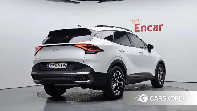 Kia Sportage 5th Generation Hybrid 2023 Белый из Кореи