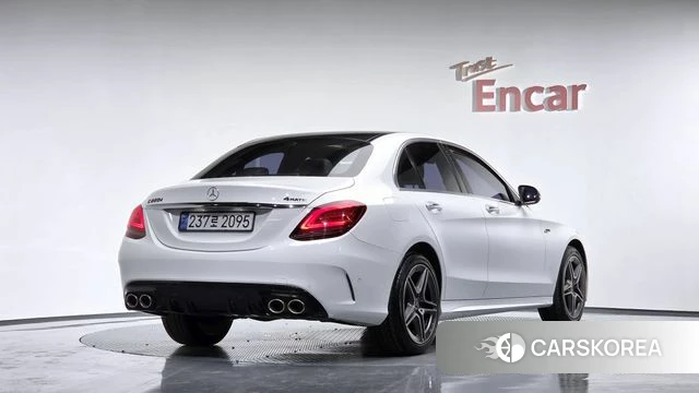 Mercedes-Benz C-Class W205 2019 Белый из Кореи