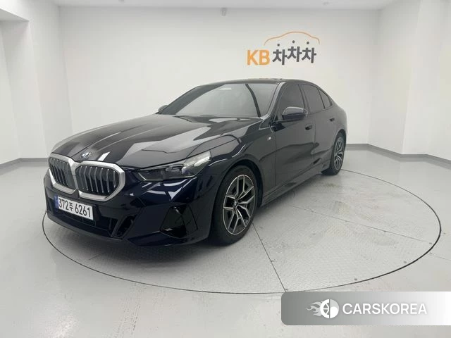 BMW 5 Series (G60) 2024 Синий из Кореи
