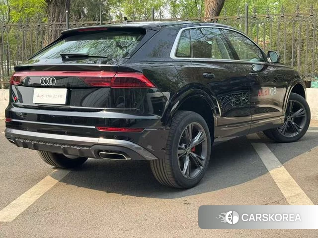Audi Q8 2025 Черный из Китая